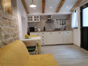 studio app Dea in the center with terrase